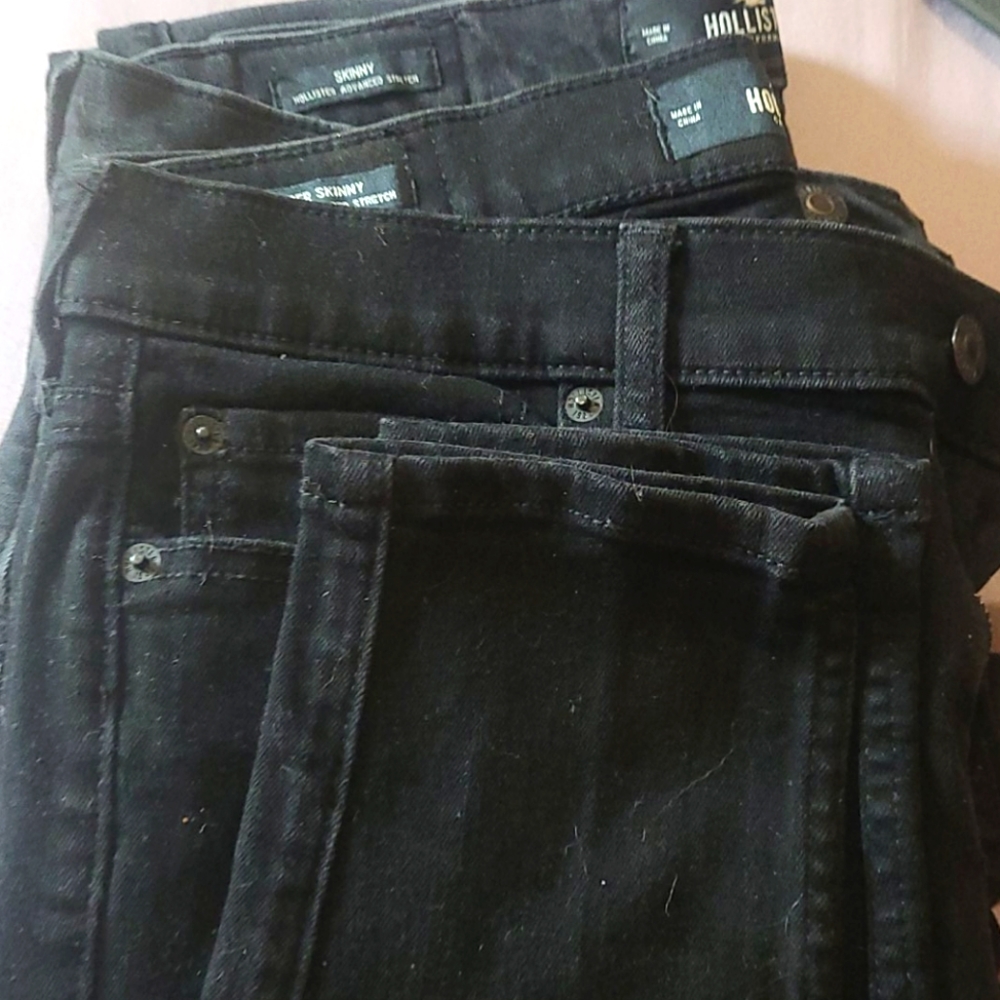 Skinny and super skinny Hollister jeans